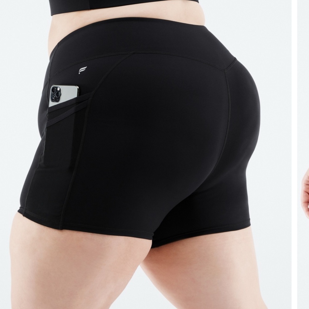 🆕 FABLETICS Trinity Motion365® Mid-Rise 5'' Shorts